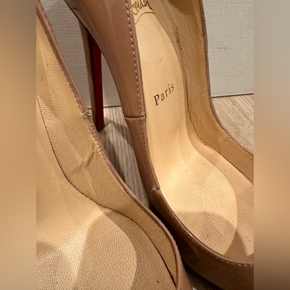 Christian Louboutin Nude Patent Leather Pointed-Toe Pumps - Picture 3 of 12